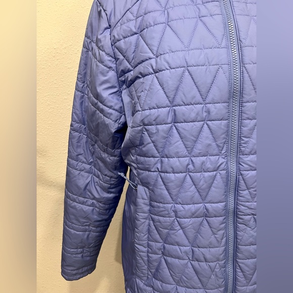 The North Face Lightweight Puffer Jacket - Picture 2 of 10